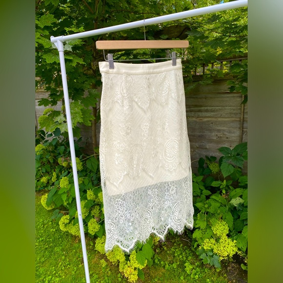 PEACEBIRD Cream Lace Topped Mini Skirt - Picture 5 of 10